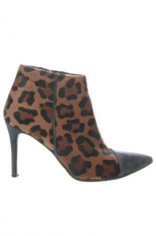 Дамски боти Unbranded, Размер 38, Цвят Многоцветен, Цена 52,66 €