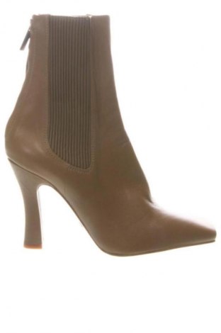 Дамски боти Zara, Размер 37, Цвят Бежов, Цена 58,79 €