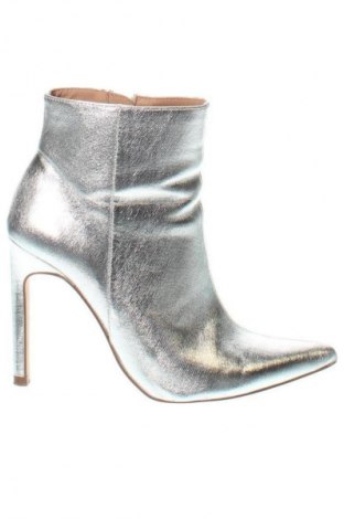 Дамски боти Zara, Размер 35, Цвят Сребрист, Цена 24,66 €