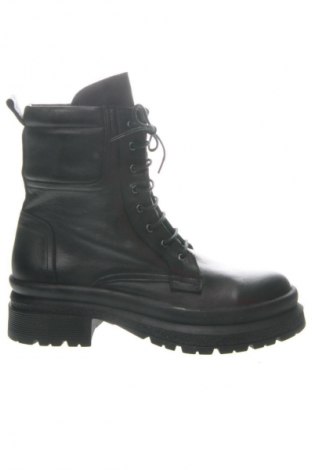 Дамски ботуши Inuovo, Размер 41, Цвят Черен, Цена 65,99 €