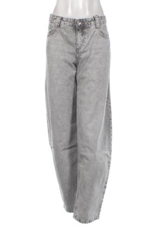 Γυναικείο Τζίν Bershka, Μέγεθος XL, Χρώμα Γκρί, Τιμή 20,99 €
