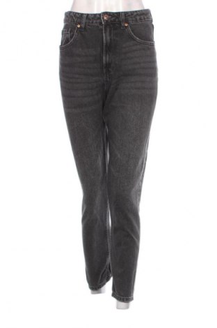 Дамски дънки Bershka, Размер S, Цвят Черен, Цена 8,18 €