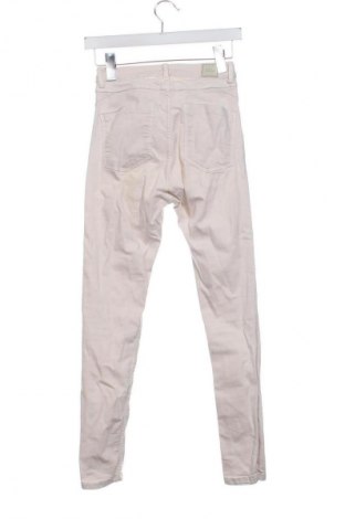 Дамски дънки Bershka, Размер S, Цвят Бежов, Цена 12,40 €