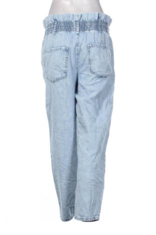 Γυναικείο Τζίν Bershka, Μέγεθος S, Χρώμα Μπλέ, Τιμή 5,99 €