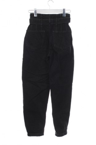 Дамски дънки Bershka, Размер XXS, Цвят Черен, Цена 15,33 €