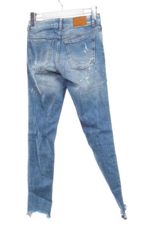 Γυναικείο Τζίν Bershka, Μέγεθος XS, Χρώμα Μπλέ, Τιμή 7,99 €