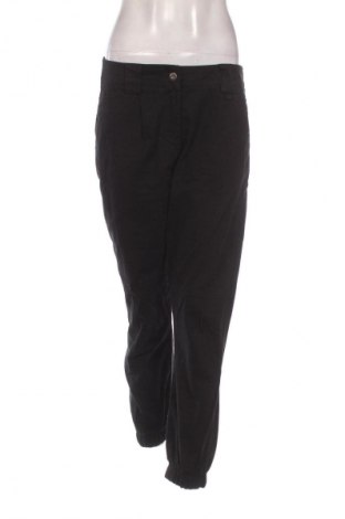 Γυναικείο Τζίν Bershka, Μέγεθος L, Χρώμα Μαύρο, Τιμή 13,99 €