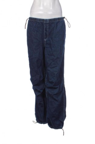 Дамски дънки Bershka, Размер L, Цвят Син, Цена 18,09 €