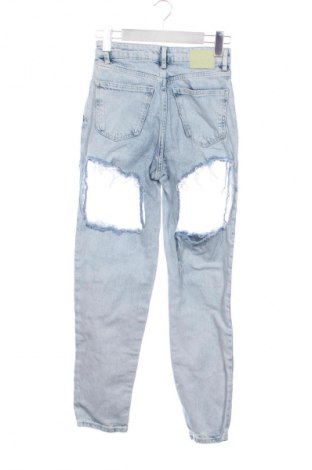 Blugi de femei Bershka, Mărime XS, Culoare Albastru, Preț 78,99 Lei
