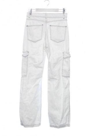 Дамски дънки Bershka, Размер XS, Цвят Бял, Цена 12,27 €
