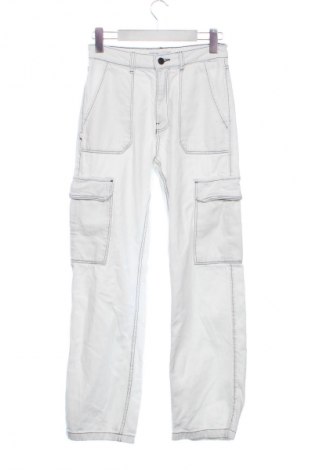 Дамски дънки Bershka, Размер XS, Цвят Бял, Цена 12,27 €