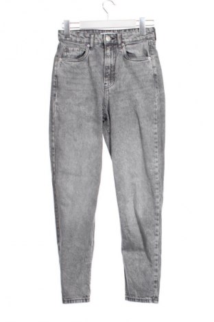 Дамски дънки Cropp, Размер XS, Цвят Сив, Цена 21,47 €