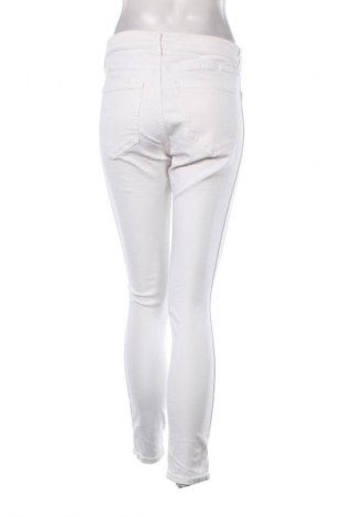 Γυναικείο Τζίν H&M, Μέγεθος M, Χρώμα Λευκό, Τιμή 10,99 €