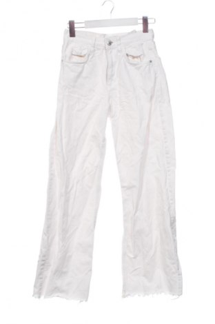 Blugi de femei Pull&Bear, Mărime S, Culoare Alb, Preț 71,71 Lei