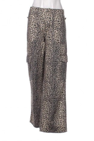 Γυναικείο Τζίν Pull&Bear, Μέγεθος M, Χρώμα Πολύχρωμο, Τιμή 15,99 €