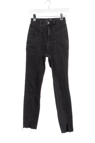 Dámské džíny  Stradivarius, Velikost XS, Barva Černá, Cena  379,00 Kč
