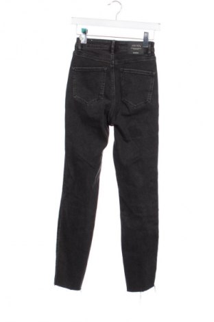 Dámské džíny  Stradivarius, Velikost XS, Barva Černá, Cena  379,00 Kč