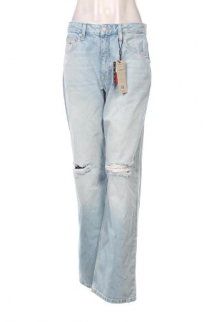 Дамски дънки Tommy Jeans, Размер M, Цвят Син, Цена 104,81 €, #135403981