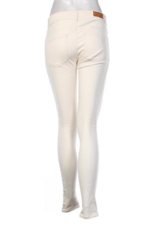 Дамски дънки Vero Moda, Размер M, Цвят Екрю, Цена 2,04 €