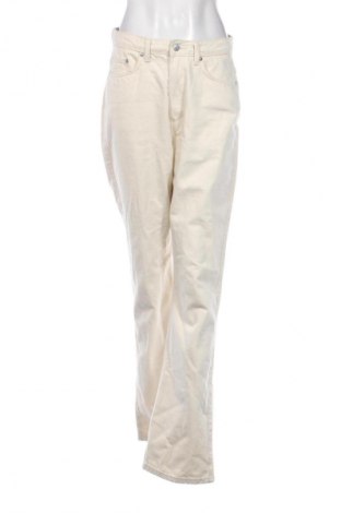Дамски дънки Weekday, Размер M, Цвят Екрю, Цена 25,05 €