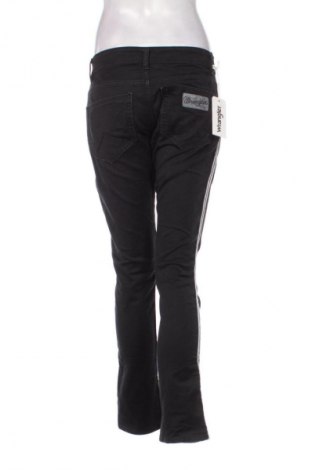 Дамски дънки Wrangler, Размер M, Цвят Многоцветен, Цена 57,77 €