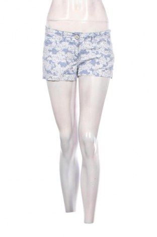 Dámské kraťasy  Bershka, Velikost M, Barva Vícebarevné, Cena  277,00 Kč