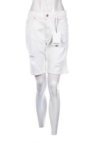 Pantaloni scurți de femei Bershka, Mărime L, Culoare Alb, Preț 63,99 Lei