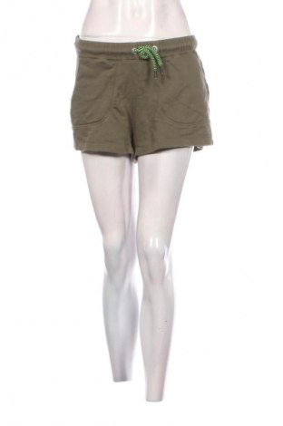 Γυναικείο κοντό παντελόνι Bershka, Μέγεθος M, Χρώμα Πράσινο, Τιμή 9,78 €