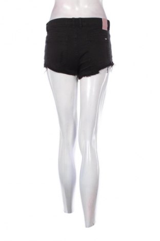 Дамски къс панталон Bershka, Размер S, Цвят Черен, Цена 8,69 €