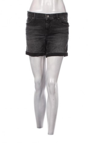 Дамски къс панталон C.O.J., Размер M, Цвят Черен, Цена 2,04 €