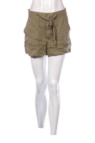 Дамски къс панталон H&M Divided, Размер M, Цвят Зелен, Цена 6,64 €