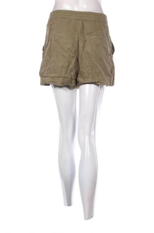 Дамски къс панталон H&M Divided, Размер M, Цвят Зелен, Цена 6,64 €