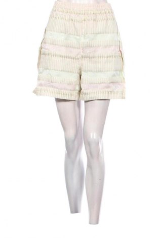 Γυναικείο κοντό παντελόνι Nike, Μέγεθος M, Χρώμα Πολύχρωμο, Τιμή 14,15 €