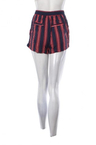 Дамски къс панталон Pull&Bear, Размер M, Цвят Многоцветен, Цена 7,66 €