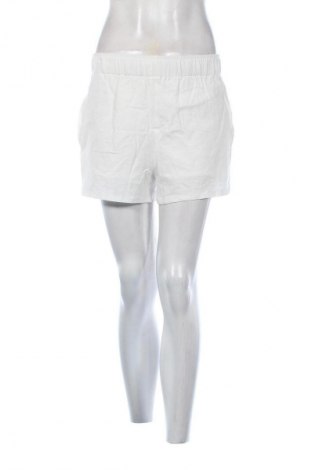 Дамски къс панталон SHEIN, Размер M, Цвят Бял, Цена 7,37 €