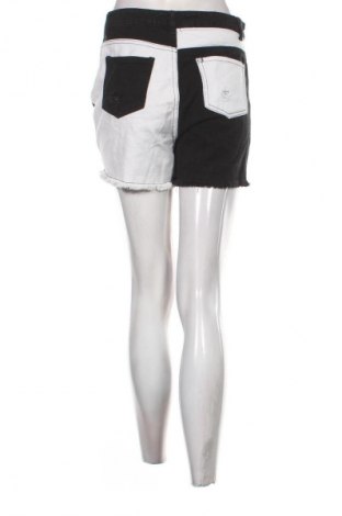 Dámské kraťasy  SHEIN, Velikost M, Barva Vícebarevné, Cena  179,00 Kč