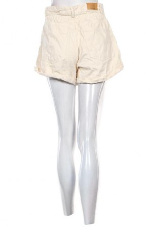 Damskie szorty Stradivarius, Rozmiar M, Kolor ecru, Cena 47,99 zł