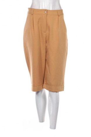 Γυναικείο κοντό παντελόνι Trendyol, Μέγεθος M, Χρώμα  Μπέζ, Τιμή 7,99 €