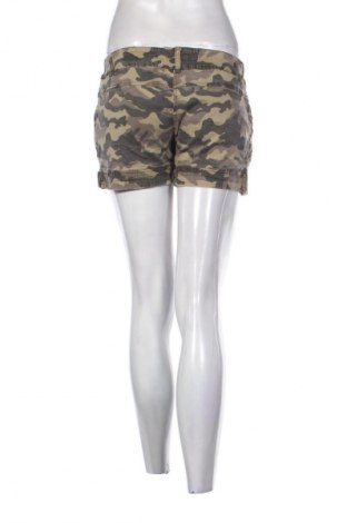Дамски къс панталон Unbranded, Размер M, Цвят Многоцветен, Цена 9,20 €