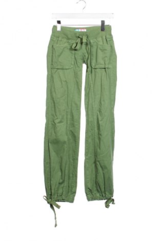 Γυναικείο παντελόνι Bershka, Μέγεθος XS, Χρώμα Πράσινο, Τιμή 7,99 €