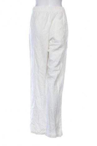 Damenhose Bershka, Größe M, Farbe Weiß, Preis 21,99 €