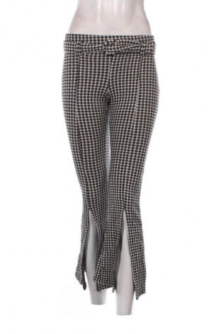 Дамски панталон Bershka, Размер S, Цвят Многоцветен, Цена 15,33 €