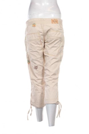 Pantaloni de femei Pepe Jeans, Mărime M, Culoare Multicolor, Preț 49,99 Lei
