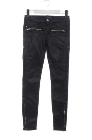 Γυναικείο παντελόνι Perfect Jeans By Gina Tricot, Μέγεθος XS, Χρώμα Μαύρο, Τιμή 14,99 €