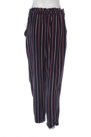 Dámské kalhoty  Pull&Bear, Velikost L, Barva Vícebarevné, Cena  139,00 Kč