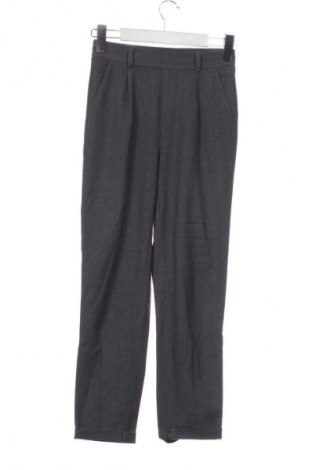 Γυναικείο παντελόνι Stradivarius, Μέγεθος XS, Χρώμα Γκρί, Τιμή 15,99 €