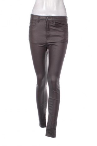 Γυναικείο παντελόνι Stradivarius, Μέγεθος M, Χρώμα Γκρί, Τιμή 15,99 €