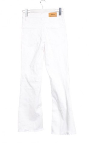 Damenhose Stradivarius, Größe XS, Farbe Weiß, Preis € 14,99