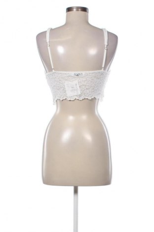 Дамски топ Bershka, Размер M, Цвят Бял, Цена 10,22 €