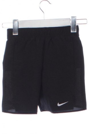 Παιδικό κοντό παντελόνι Nike, Μέγεθος 4-5y/ 110-116 εκ., Χρώμα Μαύρο, Τιμή 25,99 €